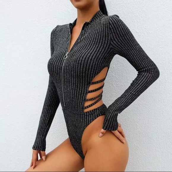 Crossed bodysuit - Picture 1 of 2